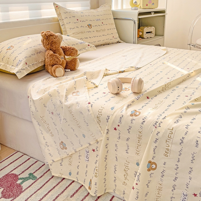 91家纺网 家纺一手货源 找家纺 春雨家居 2025新款春夏卡通印花全棉单床单 红星小熊