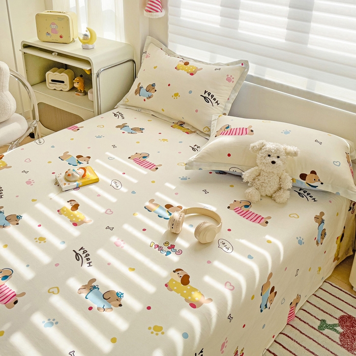 91家纺网 家纺一手货源 找家纺 春雨家居 2025新款春夏卡通印花全棉单床单 童趣蜜歌