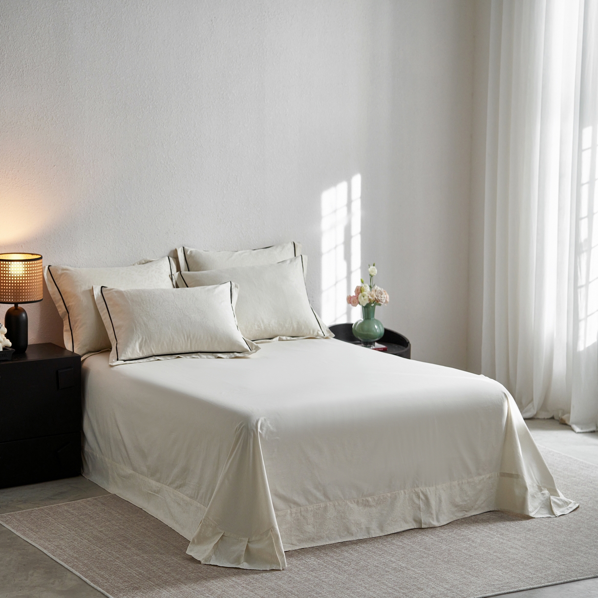 91家纺网 家纺一手货源 找家纺 三朵全棉60S贡缎长绒棉大提花四件套-花序系列 达西花园-白