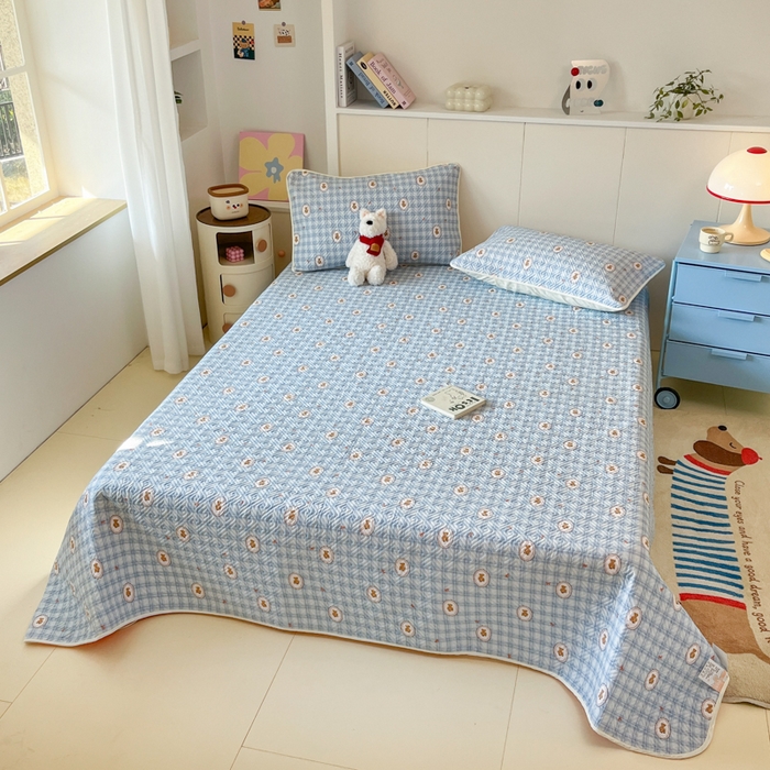 91家纺网 家纺一手货源 找家纺 菲梵家纺2024新款全棉印花夹棉床盖三件套提供买家秀 淑女格小熊