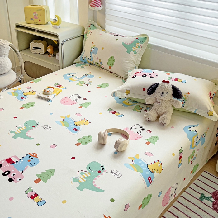 91家纺网 家纺一手货源 找家纺 春雨家居 2025新款春夏卡通印花全棉单床单 快乐旅行