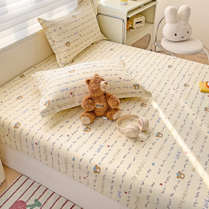 91家纺网 家纺一手货源 找家纺 春雨家居 2025新款春夏卡通印花全棉单床笠 红星小熊