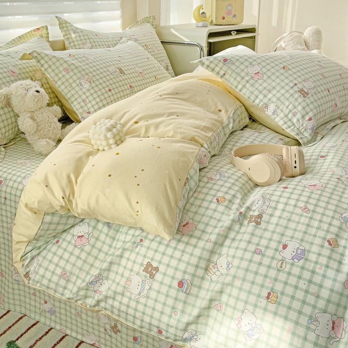 91家纺网 家纺一手货源 找家纺 春雨家居 2025新款春夏卡通印花全棉四件套 甜美梦境-绿