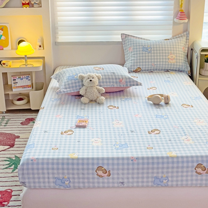 91家纺网 家纺一手货源 找家纺 春雨家居 2025新款春夏卡通印花全棉单床笠 星星发夹狗