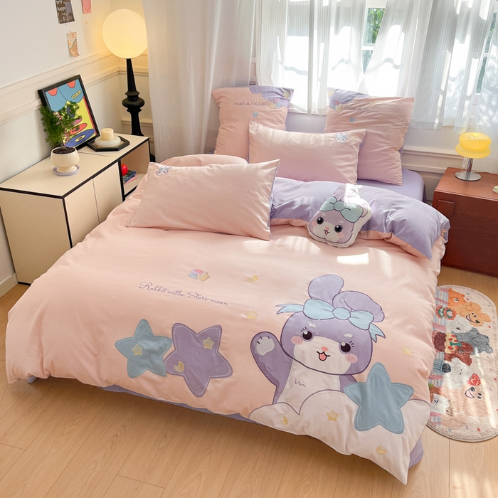 91家纺网 家纺一手货源 找家纺 博雅 2025新款全棉贴布绣卡通四件套 绣花款-星星兔