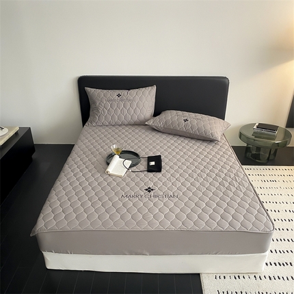 91家纺网 家纺一手货源 找家纺 （总）三味舒屋 2025新款全棉夹棉刺绣床笠