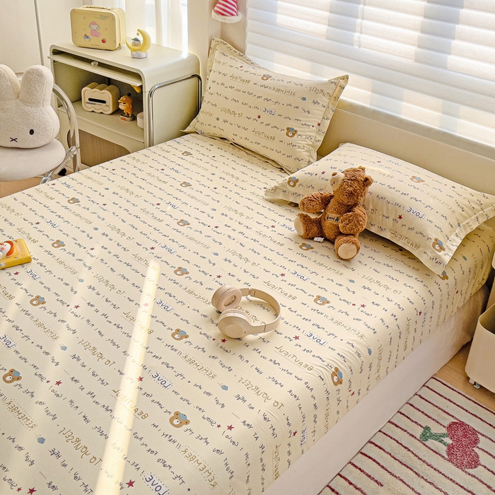 91家纺网 家纺一手货源 找家纺 春雨家居 2025新款春夏卡通印花全棉单床笠 红星小熊