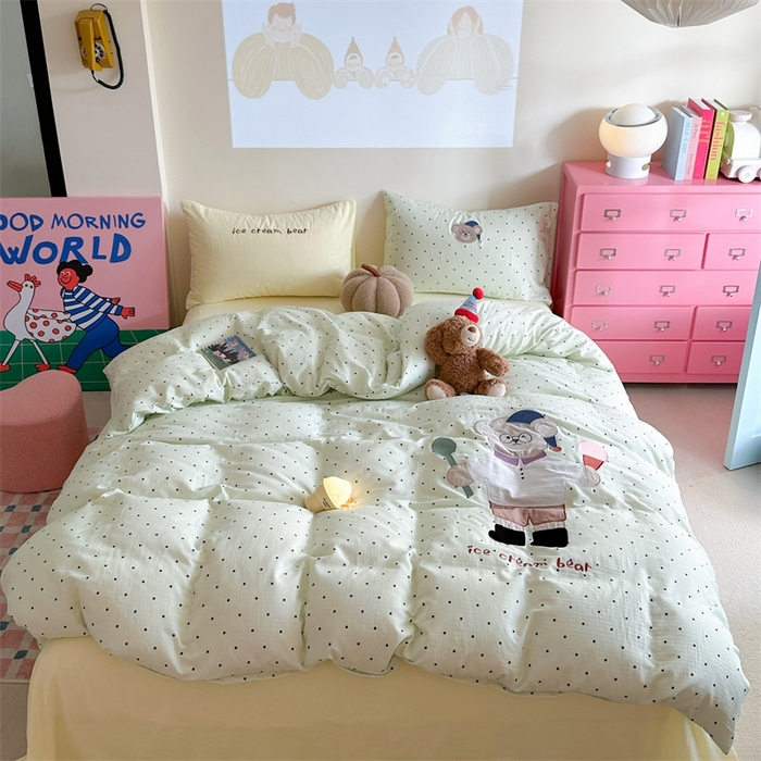 91家纺网 家纺一手货源 找家纺 柚子YOUTH 2025新款全棉双层纱贴布绣四件套 冰淇淋小熊