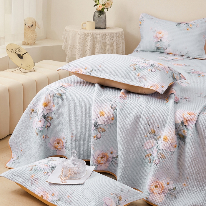 91家纺网 家纺一手货源 找家纺 莎果家纺 2025新款双面全棉数码印花大尺寸2.3*2.5米床盖三件套 静若幽兰