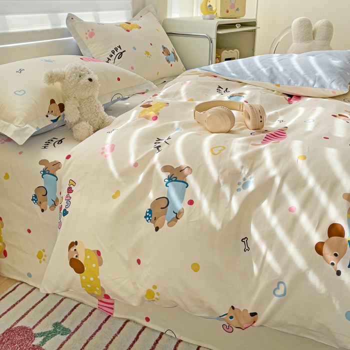 91家纺网 家纺一手货源 找家纺 春雨家居 2025新款春夏卡通印花全棉四件套 童趣蜜歌