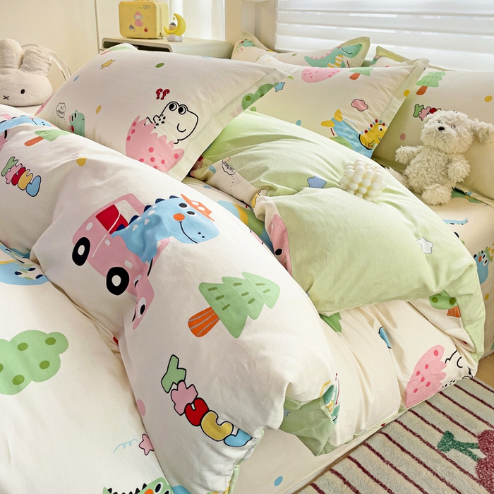 91家纺网 家纺一手货源 找家纺 春雨家居 2025新款春夏卡通印花全棉四件套 快乐旅行