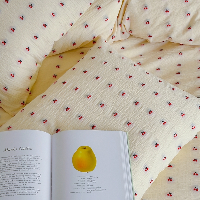 91家纺网 家纺一手货源 找家纺 云上  2025新款小樱桃大提花水洗棉四件套 樱桃-奶黄