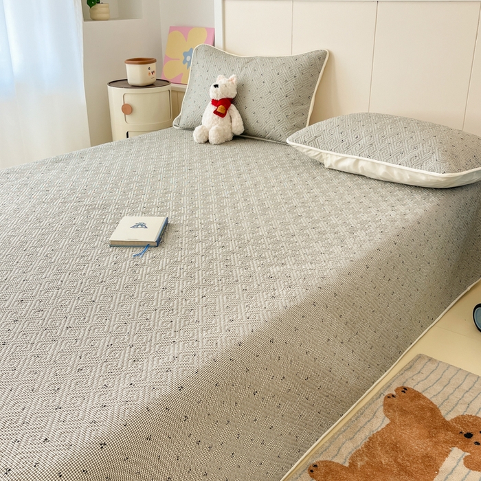 91家纺网 家纺一手货源 找家纺 菲梵家纺2024新款全棉印花夹棉床盖三件套提供买家秀 黑格樱桃