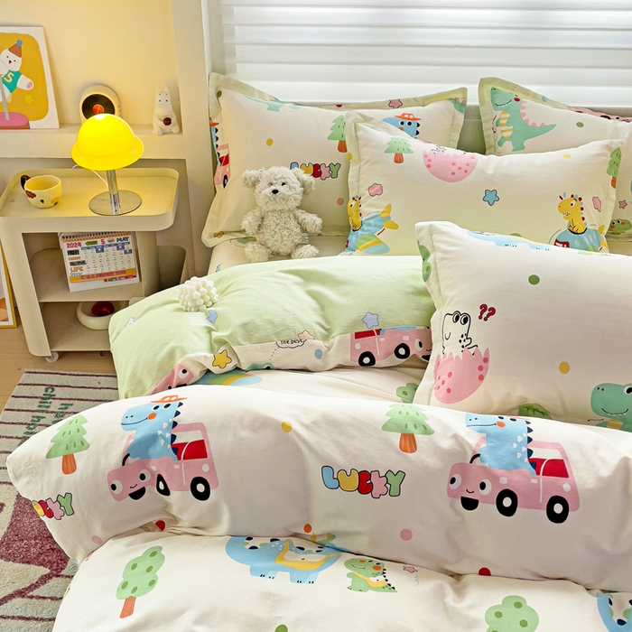 91家纺网 家纺一手货源 找家纺 春雨家居 2025新款春夏卡通印花全棉四件套 快乐旅行