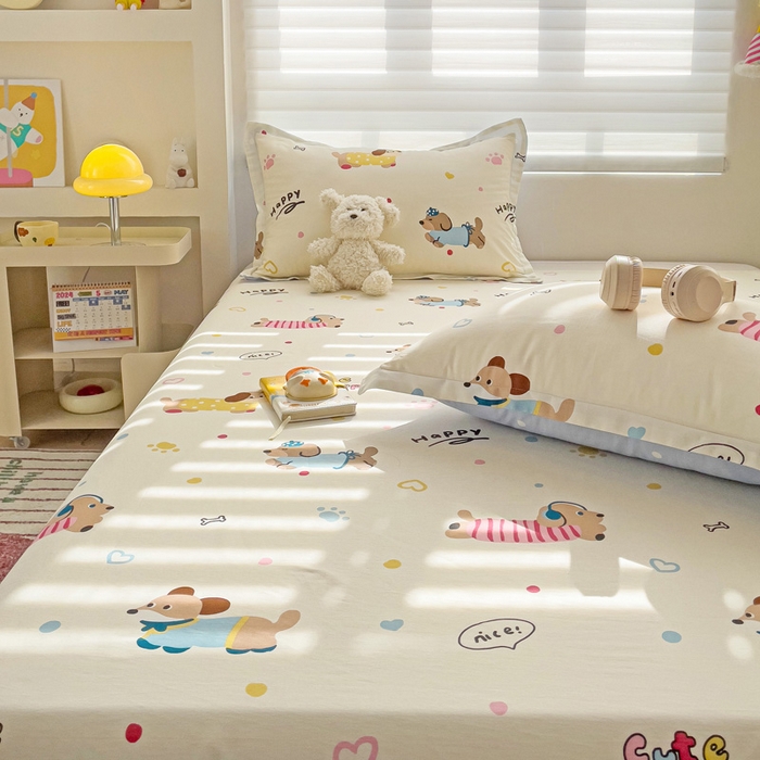 91家纺网 家纺一手货源 找家纺 春雨家居 2025新款春夏卡通印花全棉单床单 童趣蜜歌