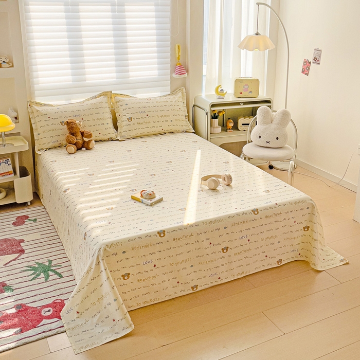 91家纺网 家纺一手货源 找家纺 春雨家居 2025新款春夏卡通印花全棉单床单 红星小熊