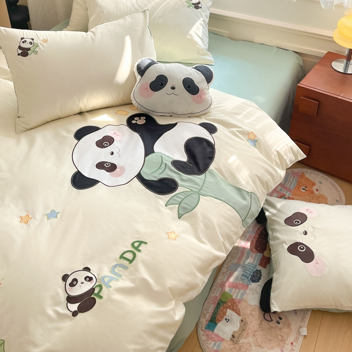 91家纺网 家纺一手货源 找家纺 博雅 2025新款全棉贴布绣卡通四件套 绣花款-运动熊猫