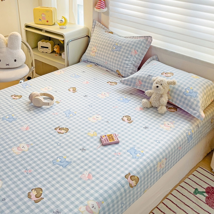 91家纺网 家纺一手货源 找家纺 春雨家居 2025新款春夏卡通印花全棉单床笠 星星发夹狗