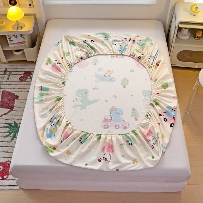 91家纺网 家纺一手货源 找家纺 春雨家居 2025新款春夏卡通印花全棉单床笠 快乐旅行