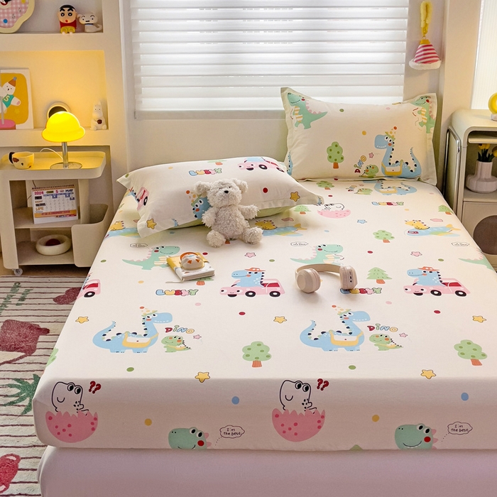 91家纺网 家纺一手货源 找家纺 春雨家居 2025新款春夏卡通印花全棉单床笠 快乐旅行