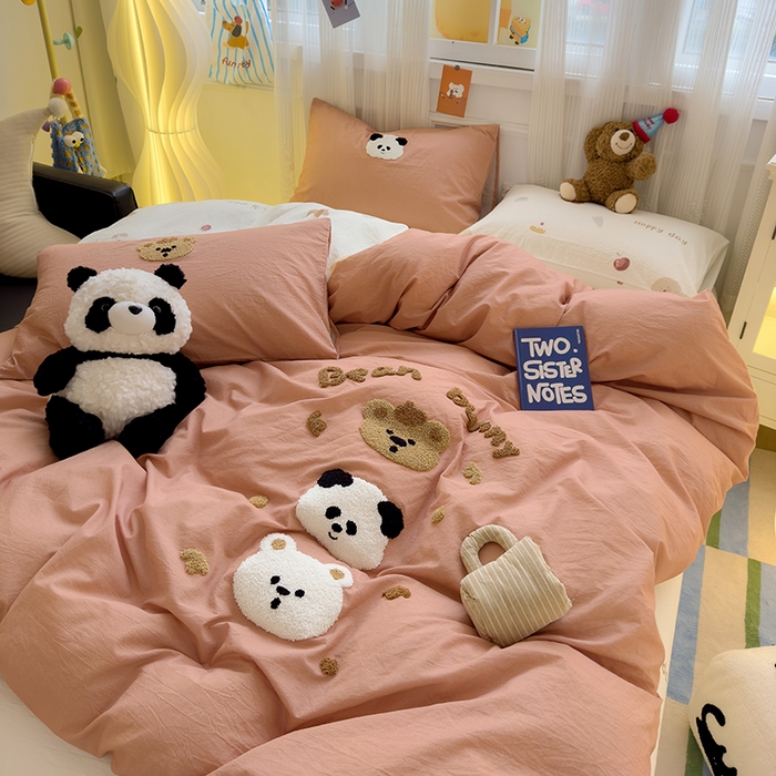 91家纺网 家纺一手货源 找家纺 颜选 2025新款水洗棉毛巾绣四件套 樱桃·小熊