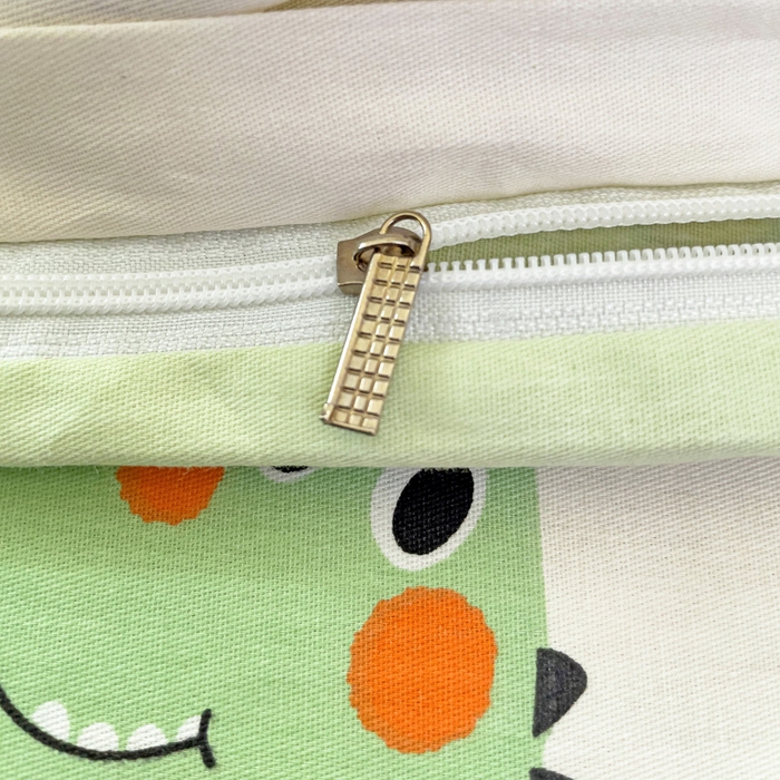 91家纺网 家纺一手货源 找家纺 春雨家居 2025新款春夏卡通印花全棉四件套 快乐旅行