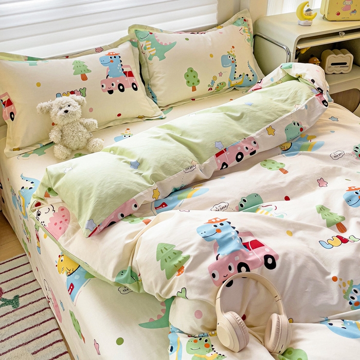 91家纺网 家纺一手货源 找家纺 春雨家居 2025新款春夏卡通印花全棉四件套 快乐旅行