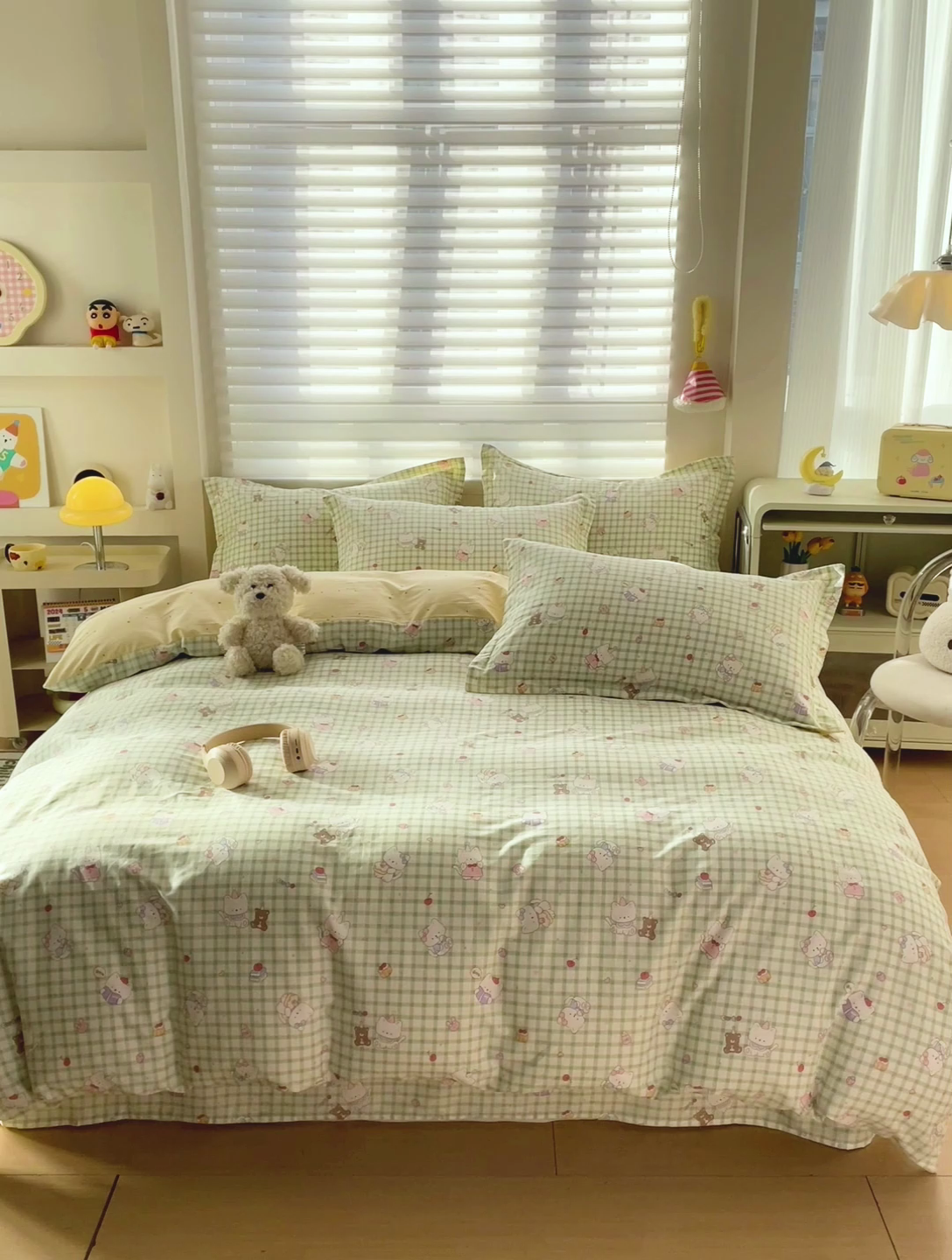 91家纺网 家纺一手货源 找家纺 春雨家居 2025新款春夏卡通印花全棉四件套 甜美梦境-绿