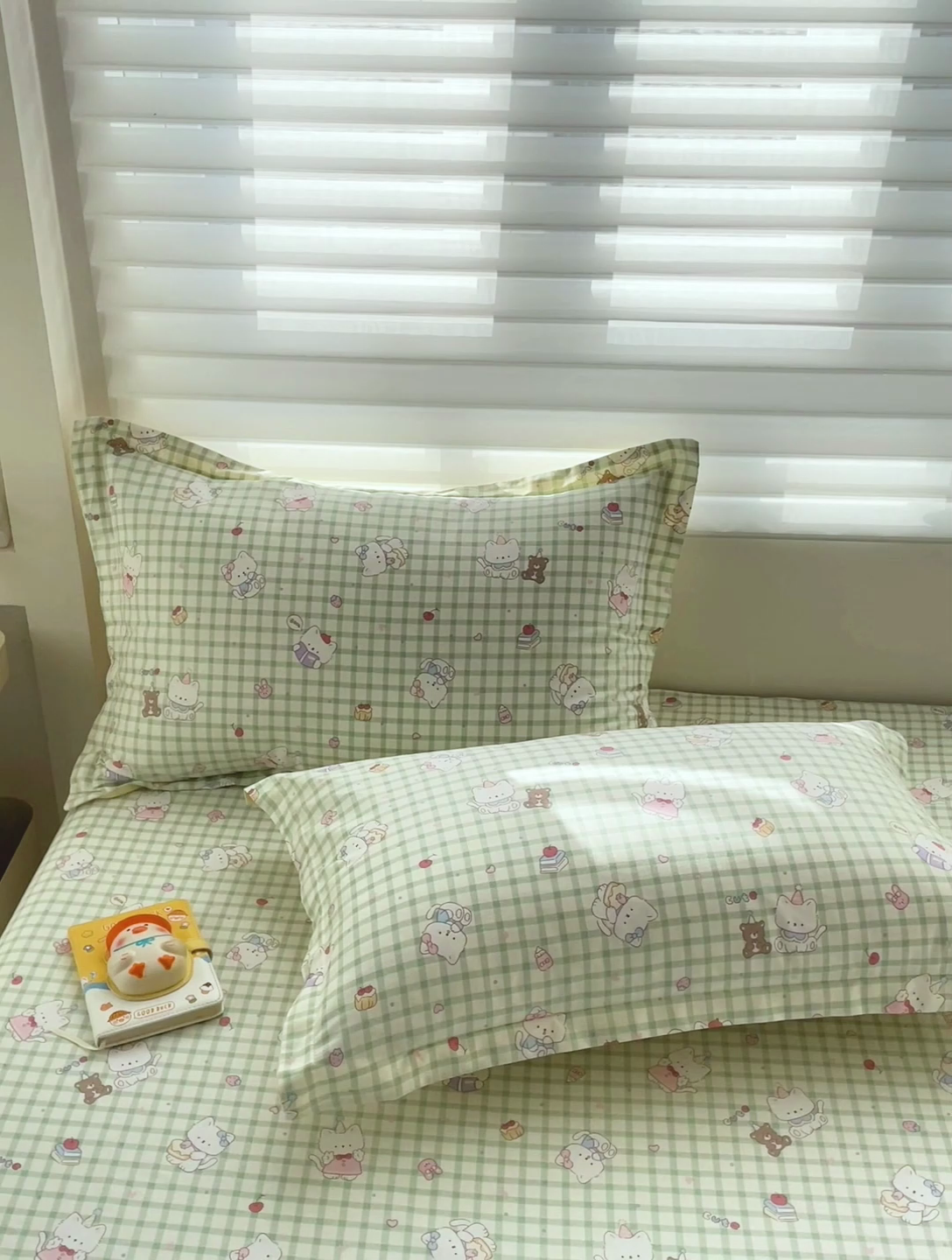 91家纺网 家纺一手货源 找家纺 春雨家居 2025新款春夏卡通印花全棉单枕套 6.甜美梦境-绿