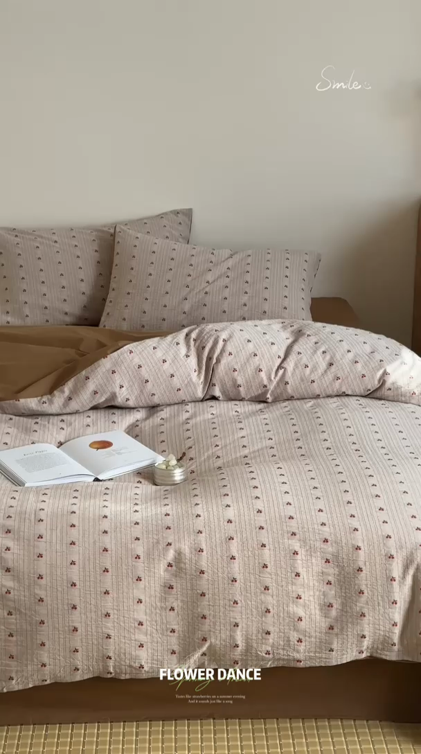 91家纺网 家纺一手货源 找家纺 云上  2025新款小樱桃大提花水洗棉四件套 樱桃-咖