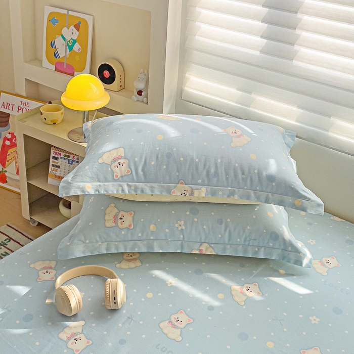 91家纺网 家纺一手货源 找家纺 春雨家居 2025新款春夏卡通印花全棉单枕套 9.蓝色泡芙狗