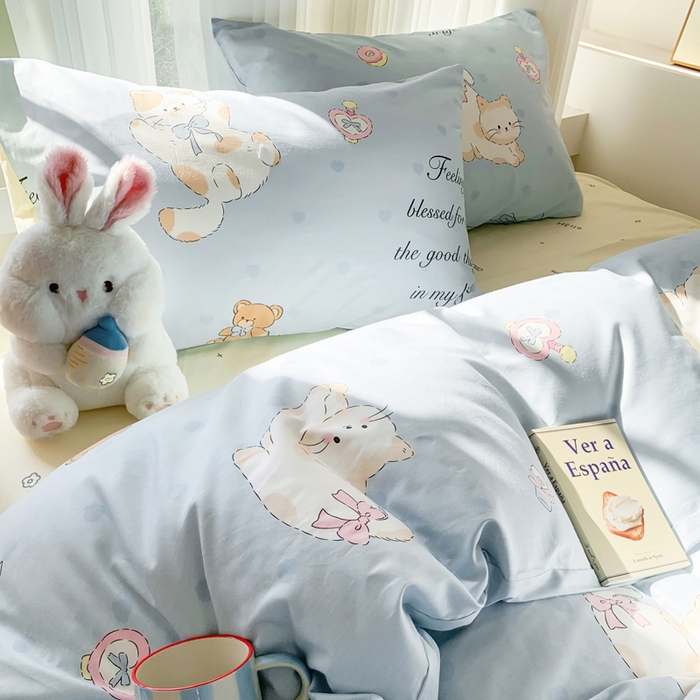 91家纺网 家纺一手货源 找家纺 澳萝拉 2025新款小碎花清新春夏全棉花边双层纱韩系三件套四件套 甜心小猫