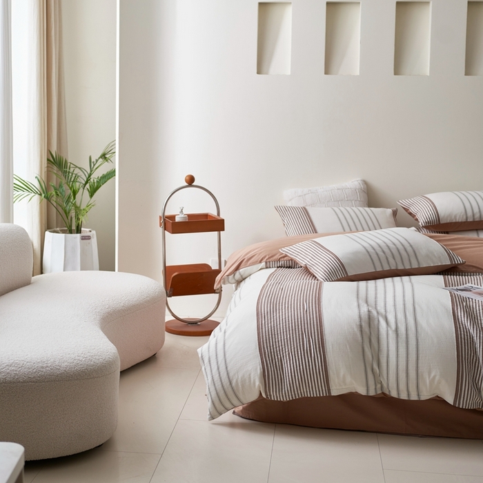 91家纺网 家纺一手货源 找家纺 金丝鸟家纺 2025新款全棉三层纱提花晴岚系列四件套 晴岚 咖