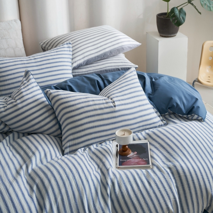 91家纺网 家纺一手货源 找家纺 金丝鸟家纺 2025新款全棉皱皱纱系列四件套 皱皱纱条纹蓝