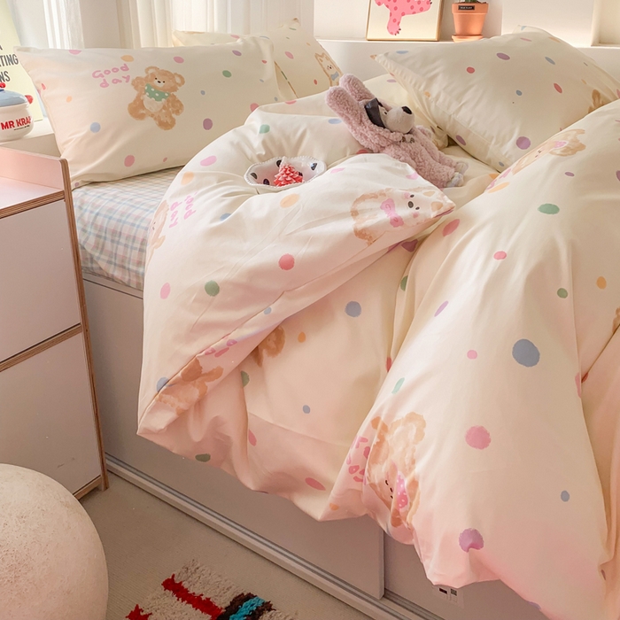 91家纺网 家纺一手货源 找家纺 澳萝拉 2025新款小碎花清新春夏全棉花边双层纱韩系三件套四件套 奶油小熊