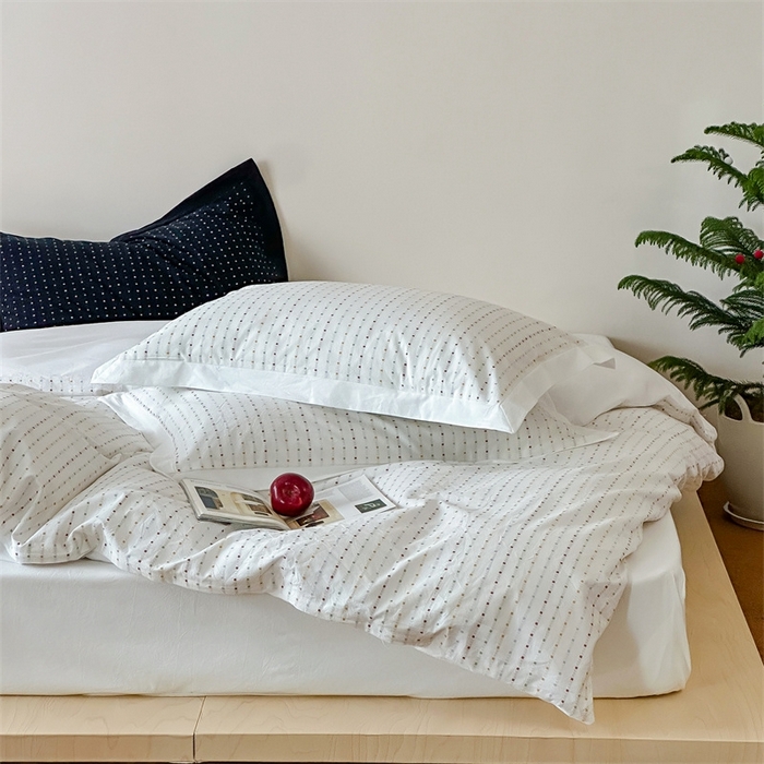 91家纺网 家纺一手货源 找家纺 云上  2025新款色织小提花方糖水洗棉四件套 方糖-白