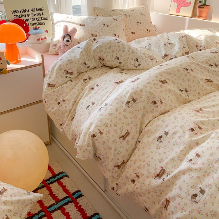 91家纺网 家纺一手货源 找家纺 澳萝拉 2025新款小碎花清新春夏全棉花边双层纱韩系三件套四件套 狗狗乐园