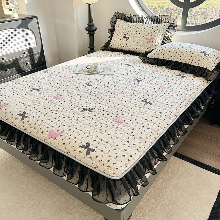 91家纺网 家纺一手货源 找家纺 眠势力 2025新款赫本风花边床笠四季通用加厚夹棉席梦思保护套 花馨