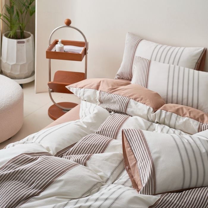 91家纺网 家纺一手货源 找家纺 金丝鸟家纺 2025新款全棉三层纱提花晴岚系列四件套 晴岚 咖