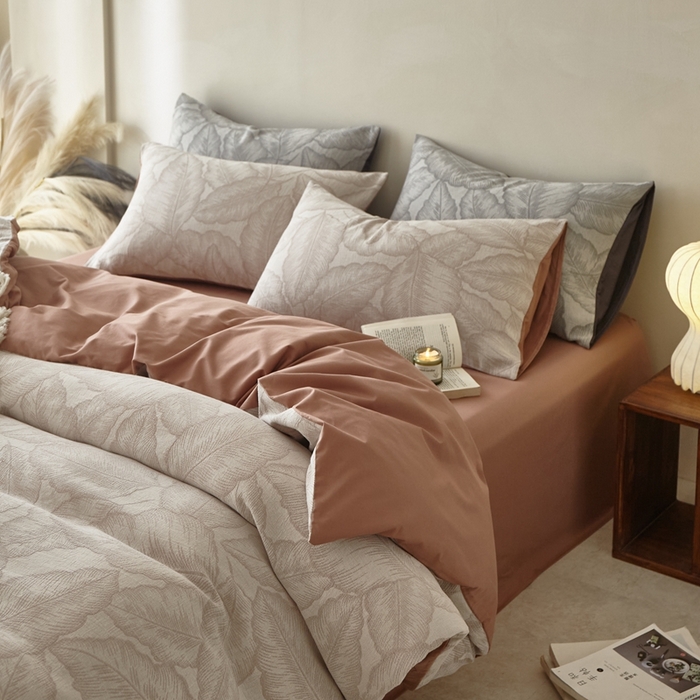 91家纺网 家纺一手货源 找家纺 金丝鸟家纺 2025新款全棉三层纱提花系列四件套 星轶 咖