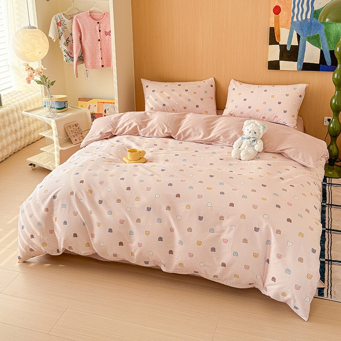 91家纺网 家纺一手货源 找家纺 感遇全棉软萌清新四件套 饼干小熊粉