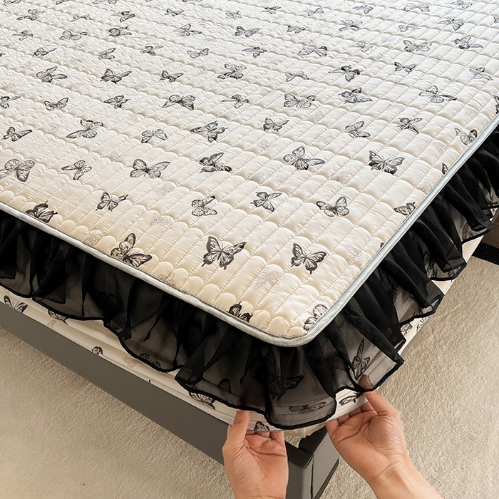 91家纺网 家纺一手货源 找家纺 眠势力 2025新款赫本风花边床笠四季通用加厚夹棉席梦思保护套 蝴蝶飞