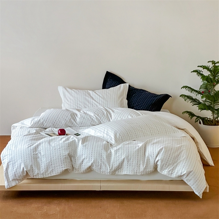 91家纺网 家纺一手货源 找家纺 云上  2025新款色织小提花方糖水洗棉四件套 方糖-白