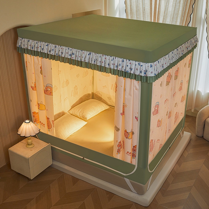 91家纺网 家纺一手货源 找家纺 迪凡保罗蚊帐 2025新款2503专版印花遮光帘防摔坐床蚊帐实拍图 呆萌豚豚