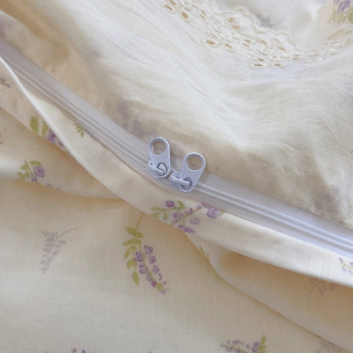 91家纺网 家纺一手货源 找家纺 澳萝拉 2025新款小碎花清新春夏全棉花边双层纱韩系三件套四件套 紫藤花