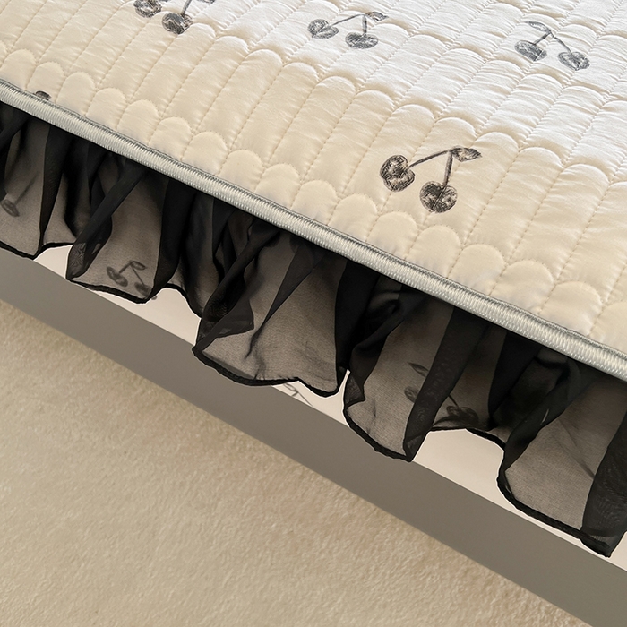 91家纺网 家纺一手货源 找家纺 眠势力 2025新款赫本风花边床笠四季通用加厚夹棉席梦思保护套 多姿樱桃