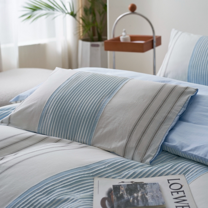 91家纺网 家纺一手货源 找家纺 金丝鸟家纺 2025新款全棉三层纱提花系列四件套 晴岚天蓝