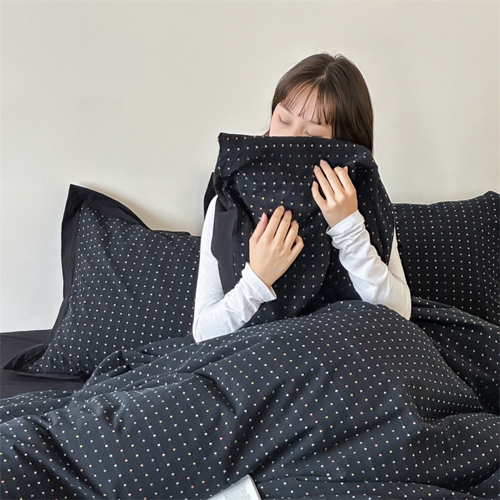 91家纺网 家纺一手货源 找家纺 云上  2025新款色织小提花方糖水洗棉四件套 方糖-蓝黑