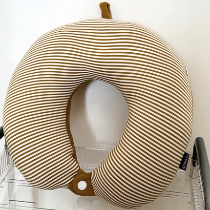 91家纺网 家纺一手货源 找家纺 （总）一隅花田 2025新款针织条纹U型护颈枕