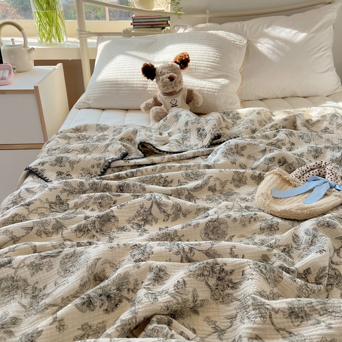 91家纺网 家纺一手货源 找家纺 三朵ins风韩国A类全棉绉绉纱多功能毯情图 迷雾森林